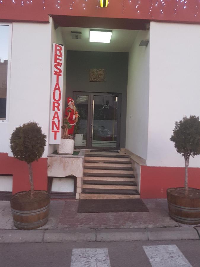 Hotel Sax Balkan Димитровград Экстерьер фото